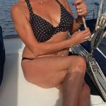 Cougar d’Antibes, 68 ans cherche mecs à baiser en mer